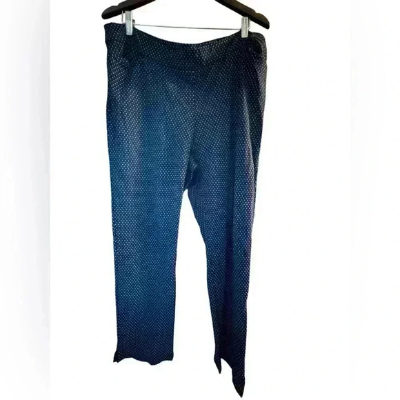 Size 2X Plus Size Pull-on pant in Black with White Polka dots - Picture 4 of 13